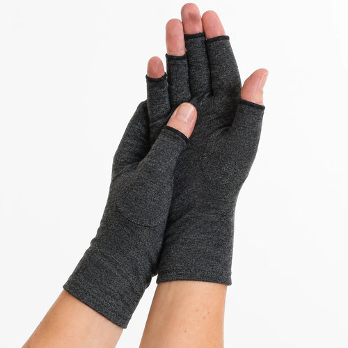 Kompressionshandsker mod gigt med åbne fingerspidser